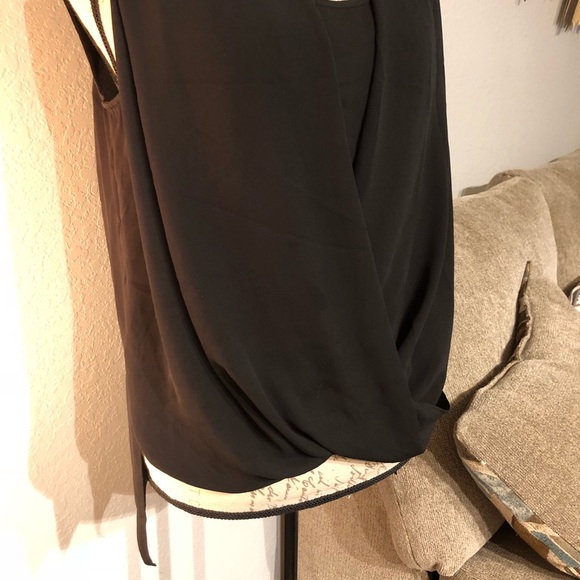 4[Vince Camuto] Wrap shirttail blouse - Picture 2 of 8